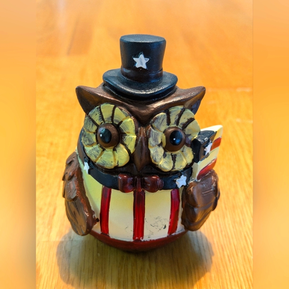 Patriotic Owl Figurine Holding Flag July 4TH Independence Day Celebration 4x3